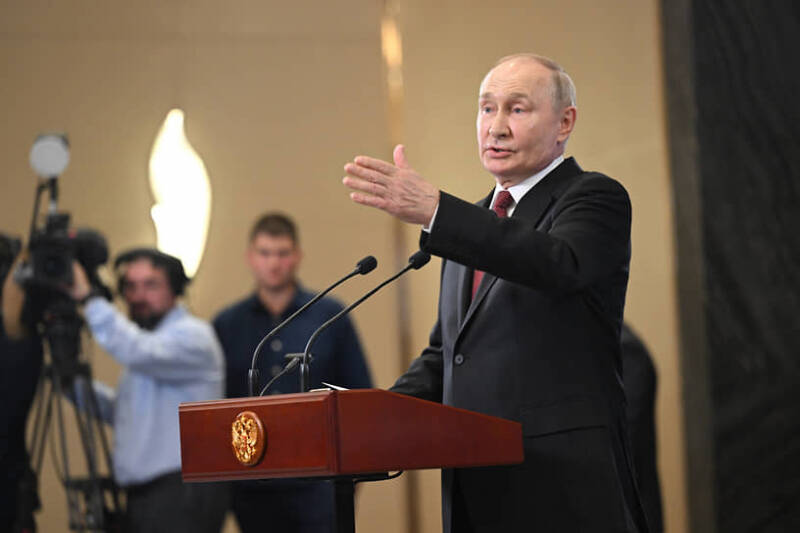 Путин призвал наладить систему отпусков для участников спецоперации