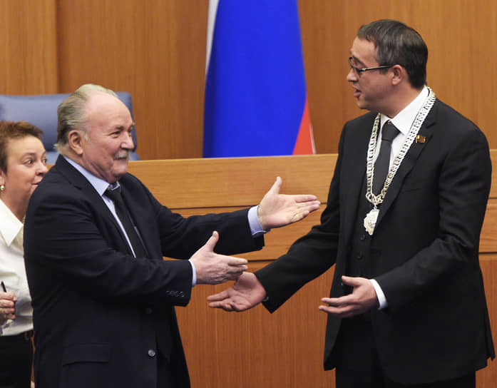 Не Москва ль за ними