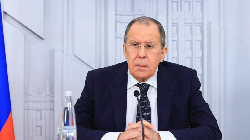 Лавров и Вулин отметили важность защиты русского языка на Украине
