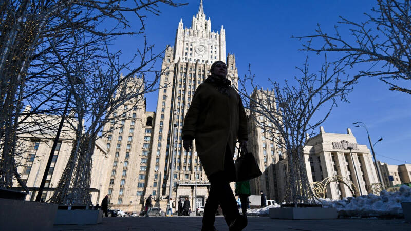 Иностранцы смогут оформлять российскую визу в стране пребывания